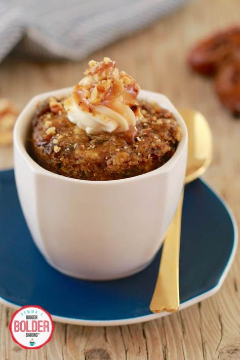 A caramel cake meets sticky toffee pudding recipe in just a few minutes! #microbaking #toffeepuddingrecipe #stickytoffeepudding #caramelcake #mugcake Pudding In A Mug, Mug Meals, Sticky Toffee Cake, Microwave Mug Recipes, Microwave Mug, Sticky Date, Sticky Date Pudding, Date Pudding, Bigger Bolder Baking