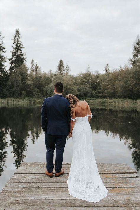 Thrift Shop Finds and Lake Front Views - A Stunning DIY Wedding at Sadie Lakes - Engaged Life Lake Wedding Pictures, Small Intimate Backyard Wedding, Dock Wedding, Lake Wedding Photos, Muskoka Cottage, Shooting Couple, Thrift Shop Finds, Intimate Backyard Wedding, Cottage Wedding