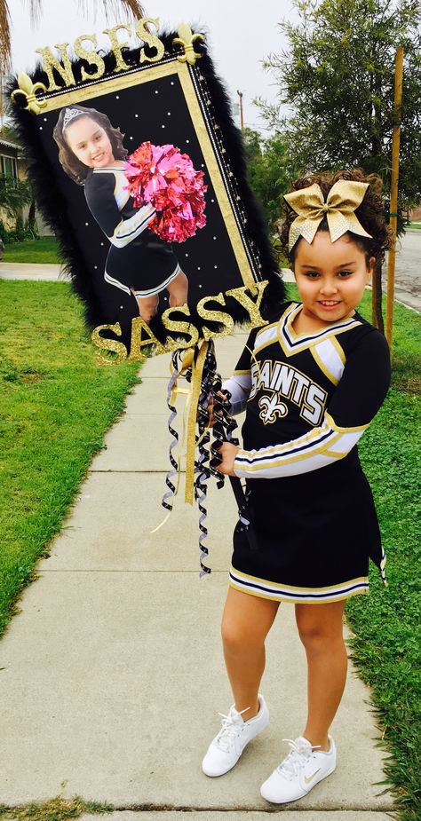 My daughter said " Mom make me a cheer sign Please " I made her a cheer sign ❤️ .. Cheer Competition Sign ⚜️ DIY  Super Easy cheer sign .. Competitive Cheer Poster Ideas, Cheer Spirit Poster Boards, Cheer Competition Fan Signs, Cheer Mom Spirit Ideas, Dance Signs Competition, Diy Cheer Spirit Sticks, Diy Cheer Signs For Competition, Cheerleading Competition Signs, Cheerleader Posters Ideas Signs