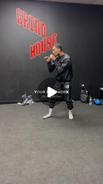 BOXYSTRAPS on Instagram: "Trash footwork? Give these 6 shadow boxing combos a try 🔥

Video Credit:- @mustafasboxing @artem_haroyan 

Follow @boxystraps to elevate your training game

Boxing footwork

- - - - - 

#boxing #boxingtraining #boxingdrills #boxingworkout #boxinglife #boxingfootwork" Boxing Combos, Boxing Footwork, Shadow Boxing, Boxing Drills, Boxing Training, Boxing Workout, Video Credits, Kickboxing, Boxing