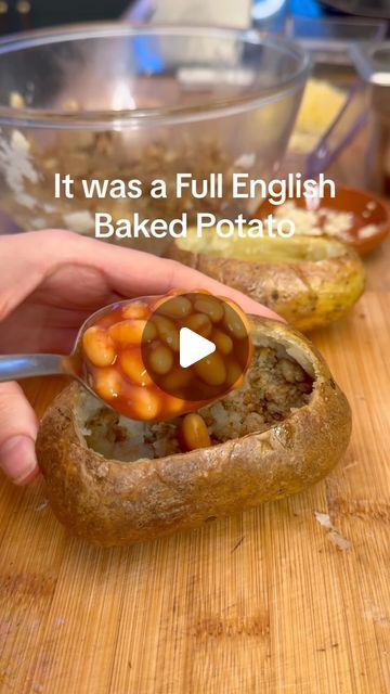 Poppy O’Toole on Instagram: "Sometimes when the Potato Gods come to you in the night and tell you to make something… you just have to make it. 

The Full English Baked Potato. 

Recipe video coming soon 🥹🥔🥓 #OnlyBakedPotatoes #FullEnglish #bakedpotato #jacketpotato #carbs #breakfasu" Jacket Potato Fillings Ideas, Baked Potato Recipe, Jacket Potato, Breakfast Potatoes, Potato Recipe, Baby Potatoes, Recipe Video, Creative Food, Baked Potato