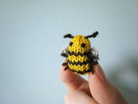 tiny bee @Caitlin Russell Knitted Bee Pattern Free, Knitted Bee, Tea Cozy Pattern, Knitted Toys Free Patterns, Soft Toy Patterns, Knitted Flowers, Knitted Animals, Knit Picks, Knitting For Kids