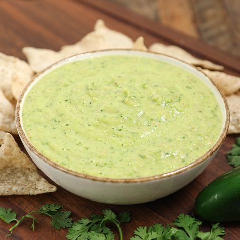 Tomatillo Sauce Tomatillo Enchilada Sauce, Tomatillo Recipes, Homemade Sweet Chili Sauce, Salsa Canning Recipes, Dip For Tortilla Chips, Turkey Enchiladas, Tomatillo Sauce, Honey Garlic Sauce, Taco Sauce