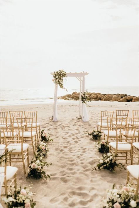 Beach Ceremony Aisle Decor, Down South Wedding, Beach Wedding Usa, Beach Venues For Weddings, White And Beige Beach Wedding, Beach Wedding Set Up Wedding Ceremony Decor, Minimalistic Beach Wedding, Florida Beach Micro Wedding, Intimate Beach Ceremony