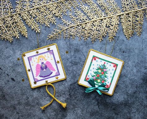 Small Christmas Gifts, Christmas Preparation, Cross Stitch Patterns Christmas, Christmas Cross, Christmas Cross Stitch, Funny Comics, Winter Holidays, Festival Season, The Winter