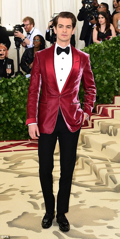 Red Tuxedo For Men Prom, New Year’s Eve Outfit Men, Queer Formal, Red Suit Men, Red Dress Ideas, Great Gatsby Outfit, Andy Garfield, Red Tux, Men Casual Dress