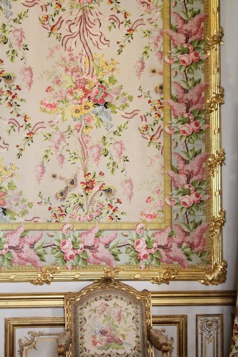 Marie Antoinette Aesthetic, Rococo Aesthetic, Muebles Shabby Chic, Chateau Versailles, My French Country Home, French Country Bedrooms, French Rococo, French Country Home, Victorian Design