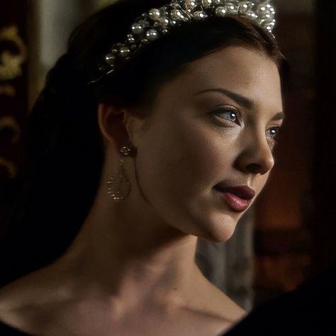 Anne Boleyn Natalie Dormer, Undead Creature, Natalie Dormer Anne Boleyn, Anne Boylen, Ann Boleyn, Anna Boleyn, Pfp For Tiktok, Tudor Queen, Gil Galad