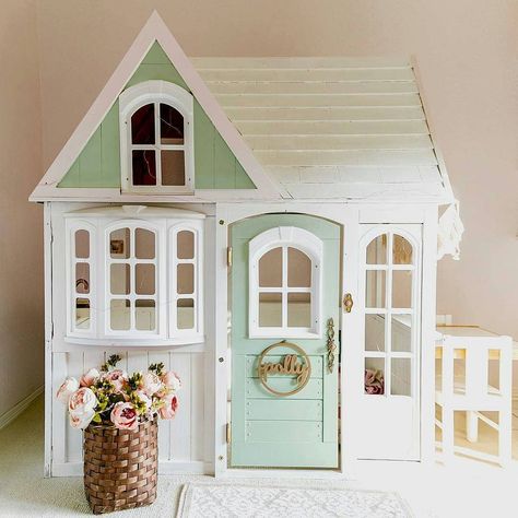 Parents DIY Costco Playhouses Into Mini Dream Homes - Simplemost Costco Playhouse, Playhouse Door, Kids Play House, Playhouse Kits, Kids Backyard, Playhouse Plans, Indoor Playhouse, Diy Playhouse, Backyard Playhouse