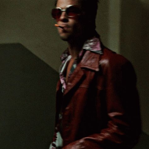 Tyler Durden Pfp, Film Pfp, Brad Pitt Gif, Iconic Pfp, Pfp Gifs, Gif Icons, Pfp Gif, Fyodor Dostoevsky, Райан Гослинг