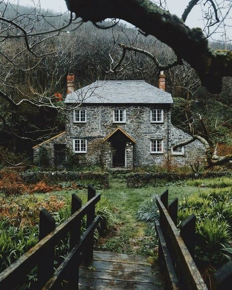 In The Middle Of Nowhere, Middle Of Nowhere, Stone Cottage, Old Stone, English Cottage, Stone House, English Countryside, Cozy Cottage, Pretty Places