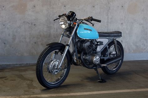 "1982 Honda CM200T build" by PantheonDesign in CafeRacers - Album on Imgur Bike Photo, Cafe Racers, Cafe Racer, Trending Memes, Funny Jokes, Motorcycles, Cd, Bike, Cafe