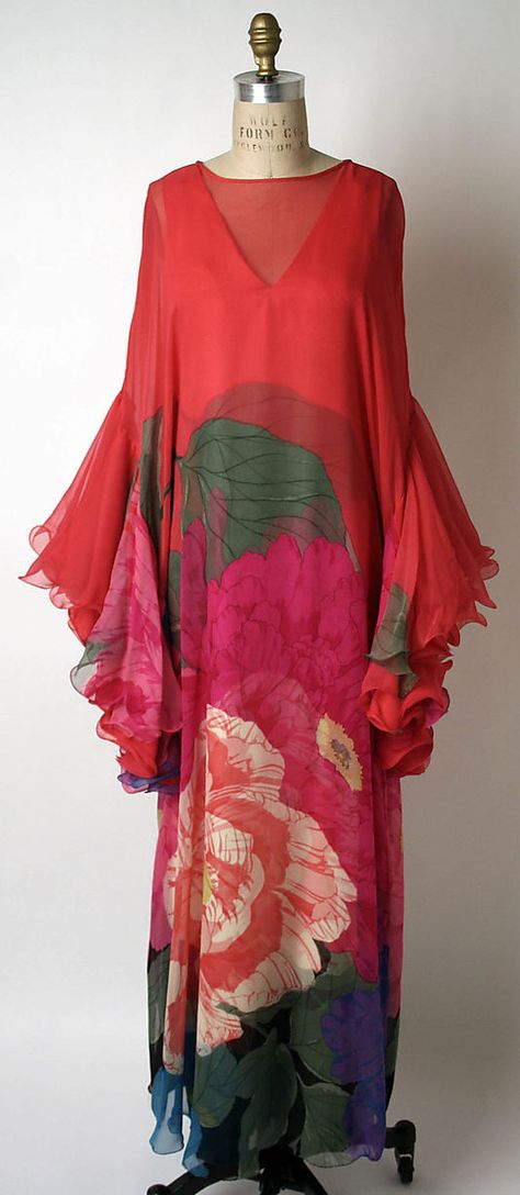 Vintage Kaftan 1970s, Fluffy Sleeves, Hanae Mori, 1970s Dress, Fashion 1960s, 1960's Fashion, Garden Dress, Painted Silk, 60s Dress