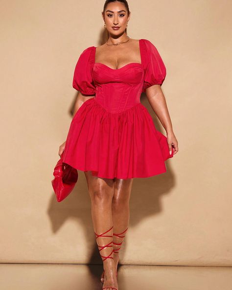 ✨Plus Size✨ ✨Pre-order only, XL(16) - 4XL(24)✨ ✨Price : 155k✨ Birthday Outfit For Plus Size, Flare Short Gown Styles, Plus Size Mini Dress, Red Short Gown, Puff Sleeve Dress Outfit, Plus Size Graduation Dress, Peplum Dress Outfit, Short Flare Gown Styles, Flare Dress Outfit Classy