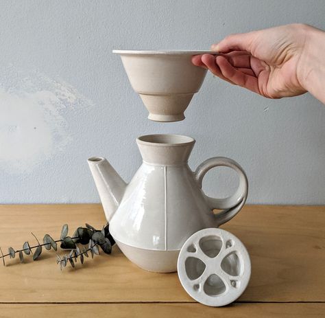 Wheel Thrown Ceramics, Pottery Teapots, Wheel Thrown Pottery, Simple Kitchen, Potters Wheel, Gorgeous Art, Tea Kettle, Wheel Thrown, Coffee Pot