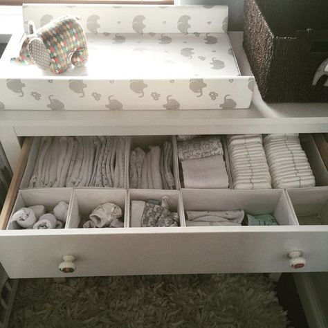 20 Simple And Practical Nursery Organization Hacks | Home Design And Interior Neutral Baby Nursery, Baby Nursery Ideas, Gender Neutral Baby Nursery, Baby Nursery Organization, Baby Room Organization, Baby Storage, Baby Clothes Organization, Baby Nursery Neutral, Organisation Hacks