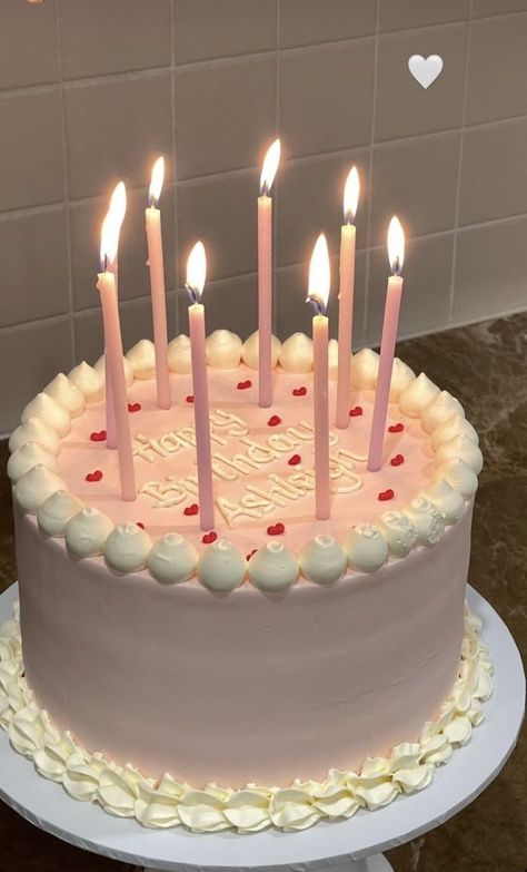 Light Pink Birthday Cake, Cute Pink Birthday Cake, Birthday Cake Ideas Aesthetic, Cake Ideas Aesthetic, Gourmet Chocolate Desserts, Cute Pink Birthday, Light Pink Candles, Tumblr Birthday, Pink Birthday Cake