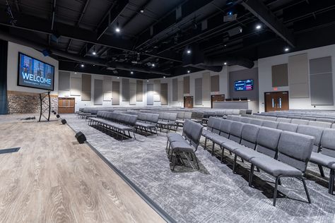 Church Auditorium Design, Church Interior Design Sanctuary, Church Sanctuary Design, Church Layout, Church Sanctuary, Venue Lighting, Church Lobby, Church Building Design, Auditorium Design