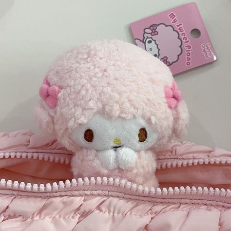 Sanrio Stuff, Soft Pink Theme, Pink Aura, Coquette Pink, Kawaii Plushies, Pink Girly Things, Hello Kitty Plush, Hello Kitty Items, Pink Vibes