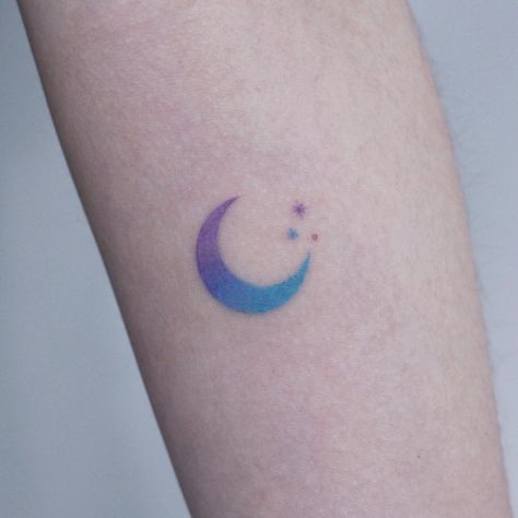 Purple Moon Tattoo, Blue Moon Tattoo, Moon Tattoos, Bts Tattoos, Feather Tattoo Design, Love Tattoo, Gorgeous Tattoos, Delicate Tattoo, Stylist Tattoos