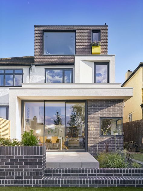 Two storey extension with white render on the rear of a traditional property in London 1930 Loft Conversion, 1930s Semi Detached House Extension, Semi Extension, Internal Glazing, Semi Detached House Extension, 1930s House Extension, Glass Roofs, 1930s Semi Detached House, 1930s Semi