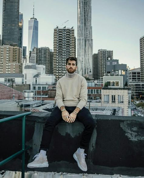 Male Rooftop Photoshoot, Mens City Photoshoot, Downtown Men Photoshoot, New York Photoshoot Men, City Photoshoot Ideas Men, Rooftop Headshots, Male Photoshoot Ideas Outdoor, Street Photoshoot Men, Male Street Photography