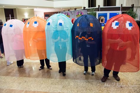 Diy Group Halloween Costumes, Pacman Ghost, Diy Tutu, Homemade Halloween, Group Halloween Costumes, Game Costumes, Fantasias Halloween, Theme Halloween, Family Costumes