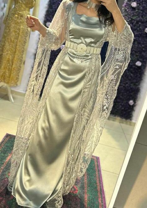 Kurdish Dress Fashion, Kurdish Clothes Women, Jli Kurdi Fashion, Kurdistan Dress, Kurdish Dress Traditional, Kurdish Style, Kurdish Traditional Clothes, Cute Yellow Dresses, Jalabia Styles