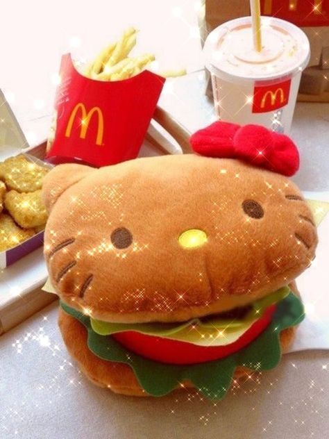 Aesthetic Burger, Mcdonald's Aesthetic, Hello Kitty Mcdonalds, Mcdonalds Fast Food, Chicken Honey, Burger Fries, Hello Kitty Rooms, Charmmy Kitty, Kawaii Cooking