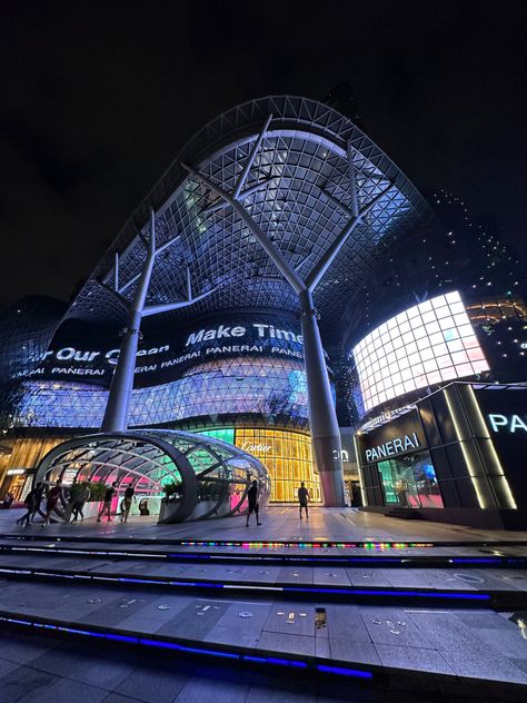 Singapore Orchard Road, Planar Construction, Orchard Singapore, Singapore Vacation, Orchard Road Singapore, Shopping Mall Design, Mall Design, Gap Year, Southeast Asia