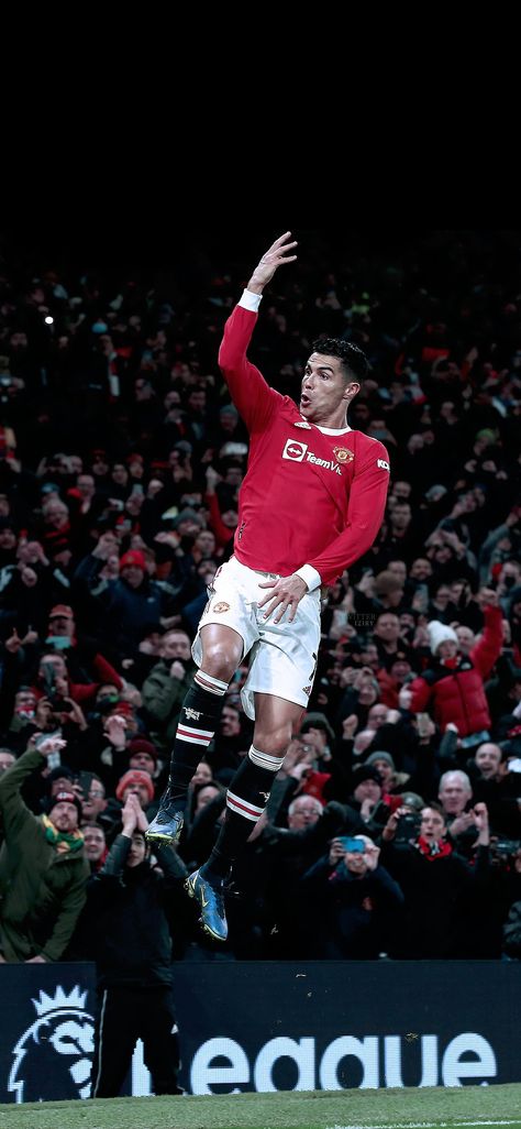 Cristiano Ronaldo Wallpaper, Ronaldo Wallpaper, Manchester United Logo, Cr7 Wallpapers, Cristiano Ronaldo Manchester, Manchester United Wallpaper, Manchester United Fans, Ronaldo Football, Cristiano Ronaldo Wallpapers