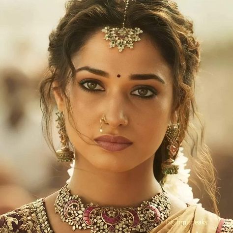 Indian Women Nose Piercing, Tammanna Batia, Indian Nose Piercing, Wedding Jewellry, Royal Hairstyles, Aesthetic Face, Desi Aesthetics, Tamanna Bhatia, Indian Nose Ring