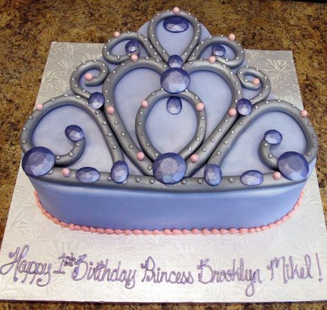 Crown Shaped Cake, Happy 1st Birthday Princess, Simple Cake Decor, England Tea Party, Crown Birthday Cake, Cakes Creative, Baby Birthday Ideas, Cakes For Girls, Cake Templates