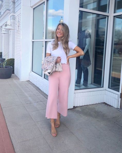 Pale Pink Pants Outfit Work, Pale Pink Pants Outfit, Blush Pink Pants Outfit, Pink Teacher Outfit, Dusty Pink Pants Outfit, Wide Leg Pink Pants Outfit, Pink Wide Leg Trousers Outfit, Peach Pants Outfit, Pink Wide Leg Pants Outfit