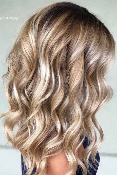 Hair waves hairstyles look wonderful and can work for any hair type. Check out our best ideas how to make your hair wavy and natural at the same time. #wavyhair #wavyhairstyles #hairtype Blond Ombre, Blonde Ambition, Lions Mane, Bronde Balayage, Ombre Hair Blonde, Brown Blonde Hair, Hair Colours, Ombre Hair Color, Happy Hair