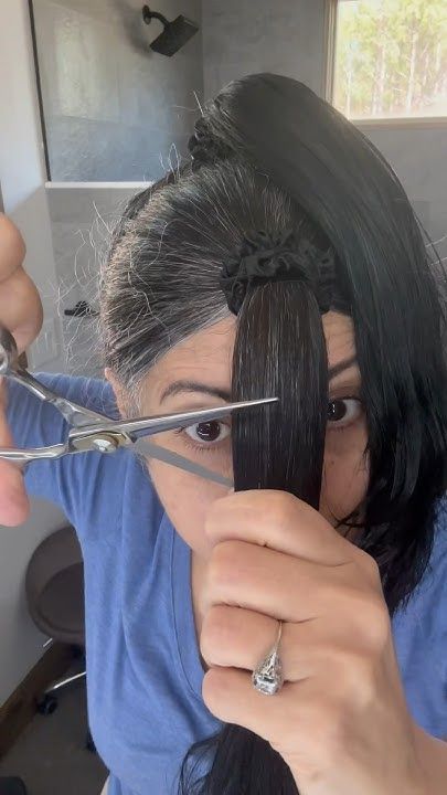 Diy Butterfly Haircut At Home, Butterfly Layered Haircut Long Hair, Butterfly Haircut Long Hair Diy, How To Cut Layered Hair At Home, Butterfly Cut Diy, Butterfly Haircut For Medium Hair, Butterfly Cut At Home, How To Cut Layers At Home, Medium Fine Hair Cuts