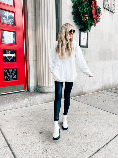 NEW BOOT TREND ALERT: WHITE CHELSEA BOOTS - Torey's Treasures White And Black Chelsea Boots Outfit, Low White Boots Outfit, Casual White Boots Outfit, White Boots Formal Outfit, Chunky White Boots Outfit Fall, White Lug Boots Outfit Fall, White Platform Chelsea Boots, Chelsea Boots Outfit White, Black And White Chelsea Boots Outfit