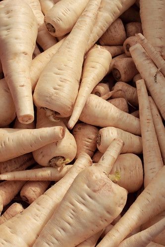 Like carrots, parsnips become sweeter with cold storage because more starch is converted to sugar. These tips for storing parsnips will help you get the best How To Cook Parsnips, Curried Parsnip Soup, Mashed Parsnips, Veg Stock, Parsnip Soup, Pureed Soup, White Bean Soup, Blood Type, White Onion