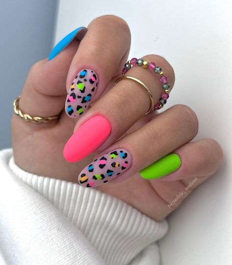 15 Best Neon Nails to Inspire You Tiger Nails, Neon Nail Designs, Cheetah Nails, Leopard Print Nails, Colorful Nails, Leopard Nails, Animal Print Nails, Neon Nails, Dipped Nails