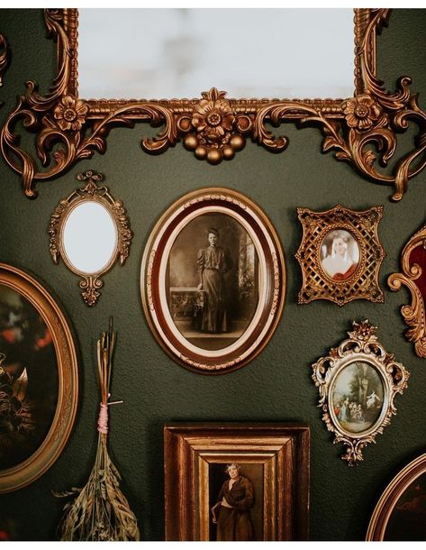 Victorian Era Aesthetic, Gold Frame Gallery Wall, Picture Walls, Dark Green Walls, Victorian Frame, Goth Home Decor, Gold Frames, Gallery Wall Frames, Photographs Of People