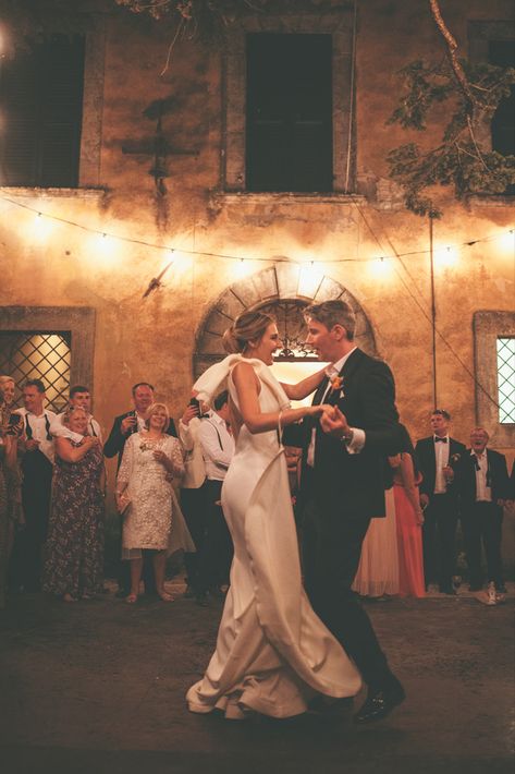 Chloe and Ben's first dance at Villa Ulignano, Tuscany. To see more of their fab wedding day, click now! First Dance | Wedding First Dance | Tuscany Wedding | Italy Wedding | Dance | Italy Wedding Planners | Wedding Planners @wiskowandwhite Italian Wedding Dance Floor, Italian Wedding Traditions, Tuscany Italy Wedding, Vintage Italian Wedding, Italian Wedding Venues, Cultural Wedding, Global Wedding, Lebanese Wedding, Courtyard Wedding