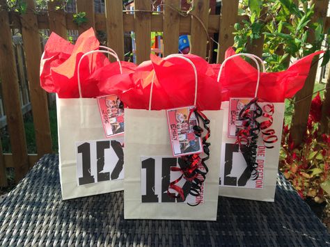 One direction party bags from party bags for kids.  To order call 07799434226 Crofty75@aol.com to order One Direction Party, One Direction Birthday, One Direction Merch, Rock Star Birthday, Messenger Bag Women, Party Bags Kids, Bags For Kids, 9th Birthday Parties, 23rd Birthday