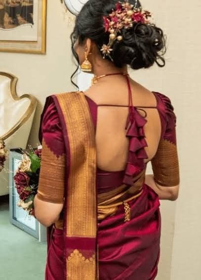 Paper Silk Saree Blouse Designs, Stylish Blouse Design Back Side, Blouse Design For Kathpadar Saree, South Indian Blouse Designs Back Neck, South Indian Blouse Designs Back, Saree Blouse Designs Latest Back Side, Plain Blouse Designs Latest Back Side, Blouse Back Side Designs Latest, Designer Saree Blouse Patterns Latest