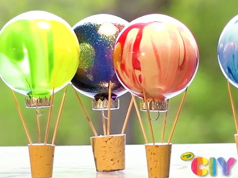 Hot Air Balloon Decorations Diy, Hot Air Balloon Crafts, Hot Air Balloon Classroom, Diy Hot Air Balloon, Air Balloon Craft, Hot Air Balloon Decor, Crayola Crafts, Air Balloon Decor, Hot Air Balloon Wedding