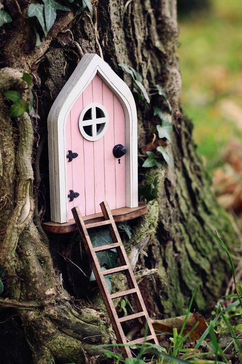 Fairy Garden Design Ideas, Fairy Garden Doors, Fairy Tree Houses, Fairy Garden Crafts, Fairy Garden Designs, Fairy Tree, Fairy Garden Houses, Garden Fairy, Pink House