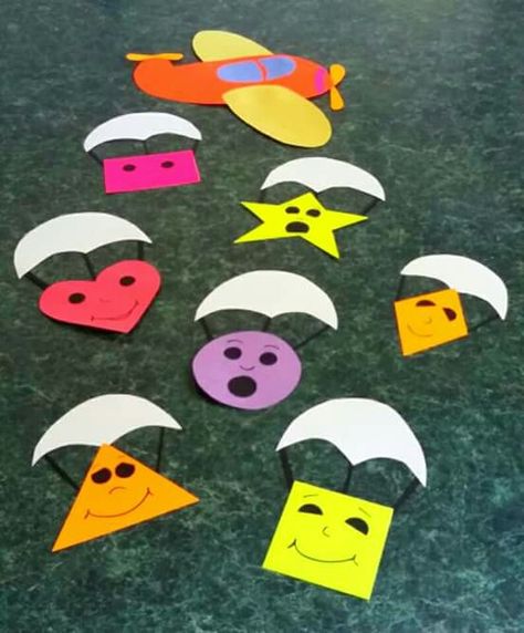 Parachuting shapes bulletin board #school Shapes Softboard Ideas, Shape Board Preschool, Colors And Shapes Bulletin Board Ideas, Shapes Classroom Decoration, Shape Bulletin Boards Preschool, Shapes Decorations Classroom, Shapes Bulletin Board Ideas, Preschool Creative Art, Shapes Kindergarten