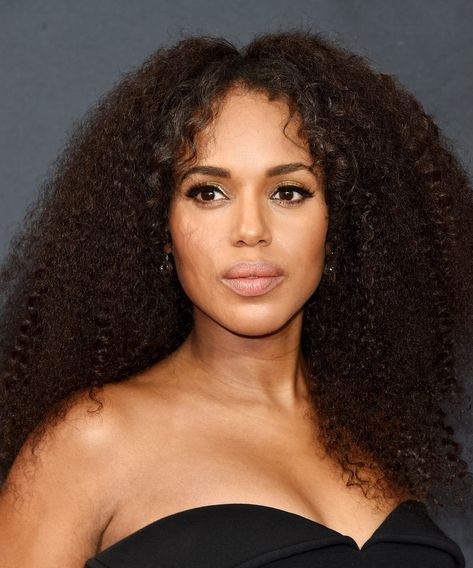 boundary-breaking red carpet beauty — like Lady Gaga matching her dress to her hair or Lucy Boynton's graphic eyeliner — there's Kerry Washington Makeup, Kerry Washington Scandal, Kerry Washington Style, Hair Secrets, Black Actresses, Kerry Washington, Dance Mom, Different Hairstyles, Beauty Videos