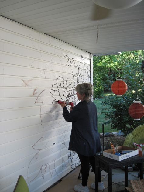 Outdoor Patio Walls Ideas, Outdoor Patio Mural Ideas, Garden Wall Art Painting, Garden Wall Ideas Painted, Paint Garden Wall, Back Porch Wall Ideas, Mural On Vinyl Siding, Painted Fences Mural Backyard, Diy Outdoor Mural Wall