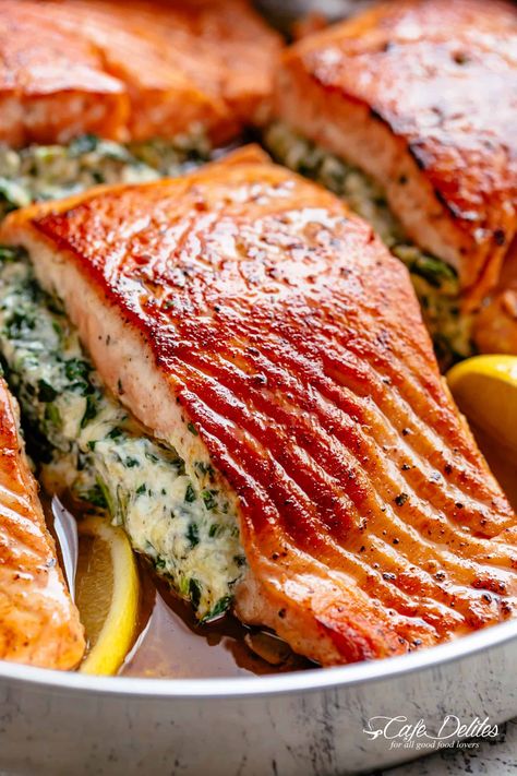 Spinach Stuffed Salmon, Low Carb Salmon Recipes, Keto Entrees, Low Carb Salmon, Creamy Spinach Dip, Stuffed Salmon, Garlic Butter Salmon, Taco Pie, Butter Salmon