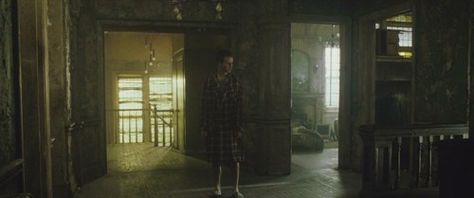 Fight Club Fincher Cinematography, Shot Film, Neon Noir, David Fincher, Light Film, Pilot Episode, Russian Doll, Film Set, White Art